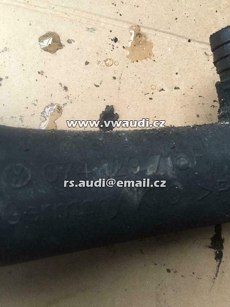 074 129 715 F Trubka roura sání k turbu T4 2,5 TDI  - 2