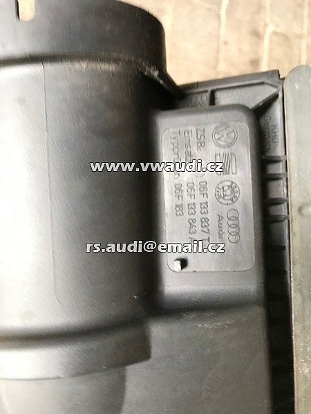 06F 133 837A   Golf 5 MK 5 V  Skříň vzduchového filtru krytu motoru  2.0 TFSI 147KW Originální OEM 06F133837A  Horní kryt motoru plast na motor vrchní kry - 6