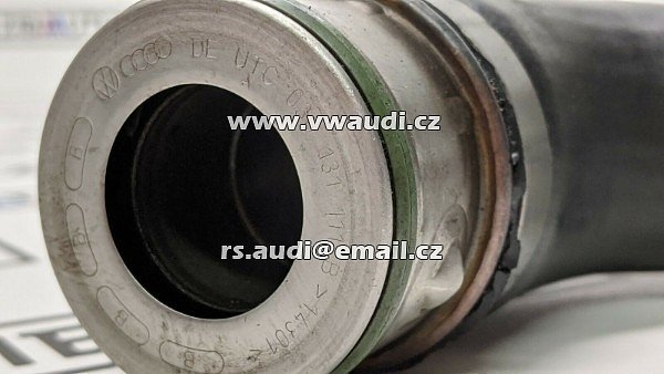 038 131 111B VW AUDI ŠKODA Hadice plnícího vzduchu tlaková trubka vedení stlačeného / nasávaného vzduchu turbo intercooler chladič turba - - 3