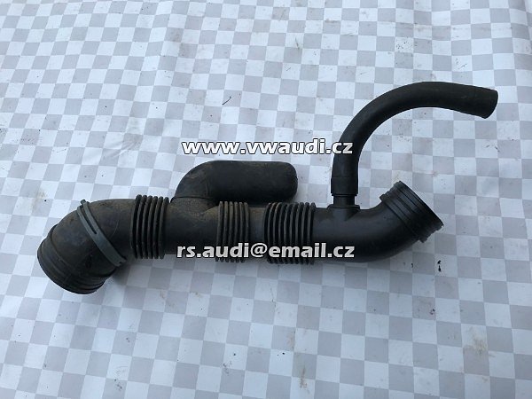 7H0 129 627A T5 Transporter  TDI  7HO 129 627 A     tlaková hadice hadice plnicího vzduchu trubka roura vedení stlačeného vzduchu LLK intercooler chladič turba - 3