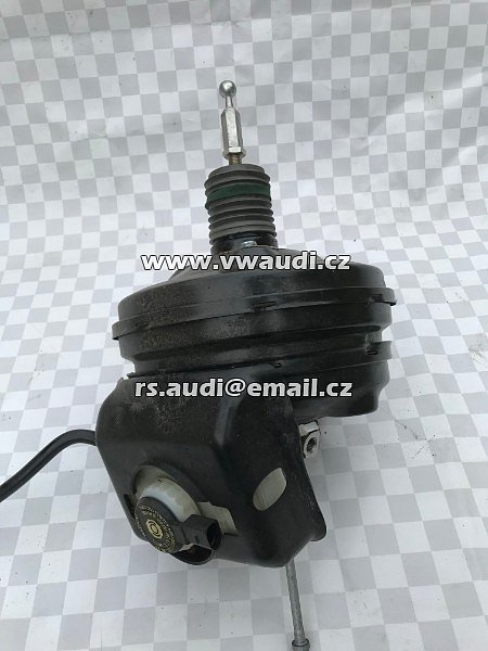  8K0 612 103K  Audi A4 8K A5 8TA Audi A4 B8 8K 2009 Posilovač brzd Posilovač brzdné síly 8KO 612 103 K TRWbrzdový válec pumpa  - 3