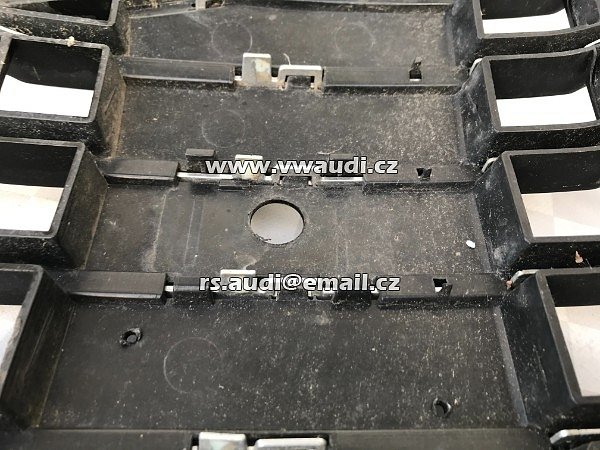 8W0 853 651R   Audi A4 8W B9 Maska přední mřížka nárazníku mřížka chladiče - 10