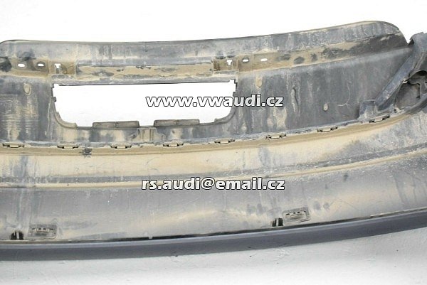 5M0 807 421 VW Golf 5 V + Plus  zadní nárazník s difuzorem  PDC otvory  . - 5