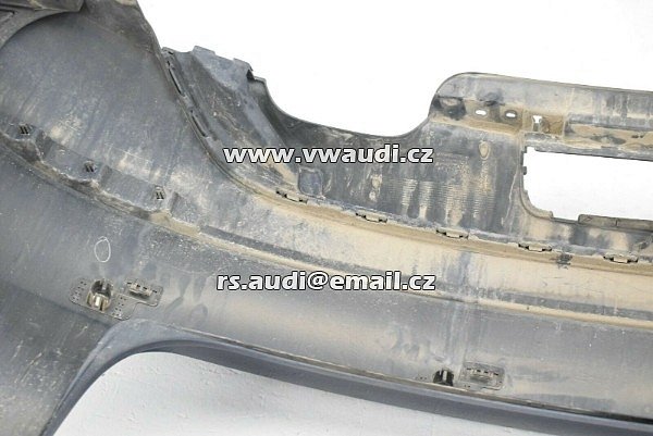 5M0 807 421 VW Golf 5 V + Plus  zadní nárazník s difuzorem  PDC otvory  . - 6