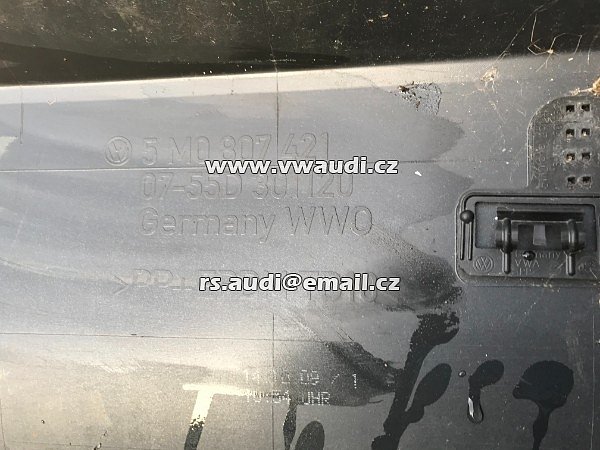 5M0 807 421 VW Golf 5 V + Plus  zadní nárazník s difuzorem  PDC otvory  . - 9