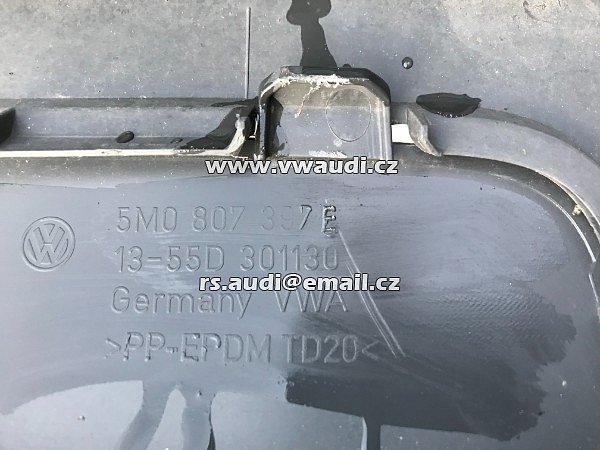 5M0 807 421 VW Golf 5 V + Plus  zadní nárazník s difuzorem  PDC otvory  . - 15