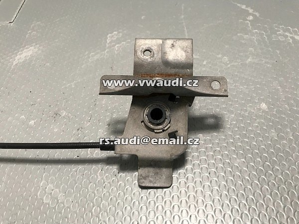 3V0 823 529 F Škoda Superb 3 - Zámek, ovládání zámku, páčka táhlo přední čelo zámek kapoty 3V0 2019  - 5