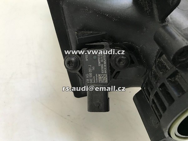  04E 145 785  Chladič plnicího vzduchu VW Audi Škoda Seat 1,5 TFSI 04E145785  MAHLE GV020003  2018  - 6