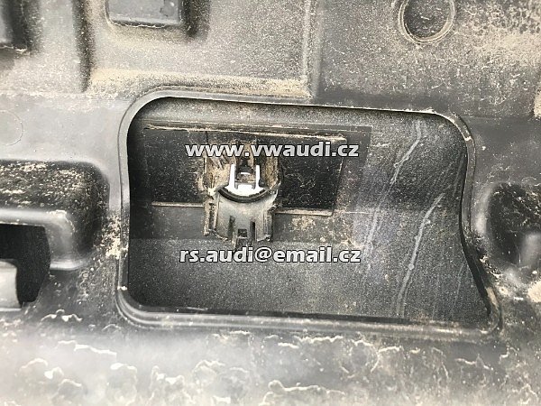  2K5 807 363 VW Caddy III 2K 2K5 2015-17 zadní nárazník 2K5807363 originál  na PDC parksystém  - 6