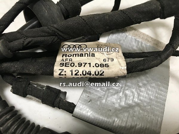 8E0 971 085  AUDI A4 8E 2001 - 2004   zadní  kabelový svazek parkovací  pro  4x PDC senzory  kabeláž   - 3