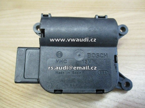 7L0 907 511 B T5 Servomotor motorek nastavení klapky topení klimatizace AC klimatronic větrání klapka topení motorek  - 2