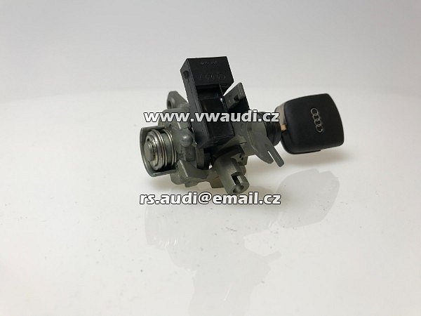 8E0 827 573  zámek zadního víka + klíč  Audi A4 B6 8E 2001 - 2005 . 8EO 827 573  - 7