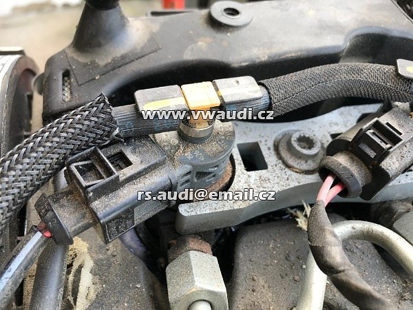 03L 130 277 Q  Vstřikovací tryska VW Audi 2.0 TDI 0445110369 03L130277J 03L130277Q BOSCH - 4