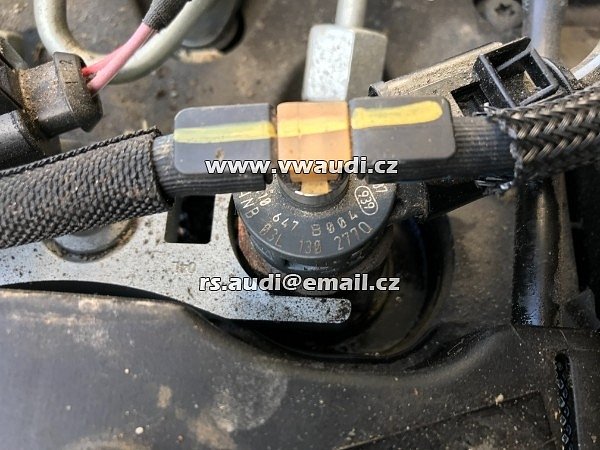 03L 130 277 Q  Vstřikovací tryska VW Audi 2.0 TDI 0445110369 03L130277J 03L130277Q BOSCH - 9