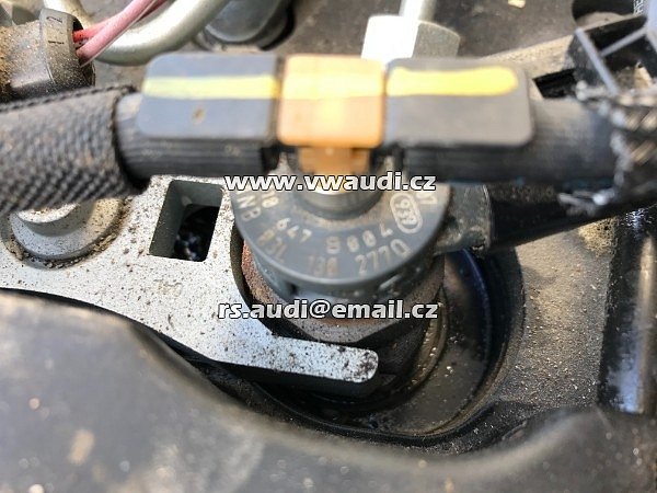 03L 130 277 Q  Vstřikovací tryska VW Audi 2.0 TDI 0445110369 03L130277J 03L130277Q BOSCH - 10
