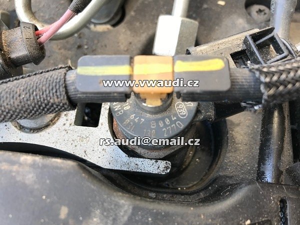 03L 130 277 Q  Vstřikovací tryska VW Audi 2.0 TDI 0445110369 03L130277J 03L130277Q BOSCH - 12