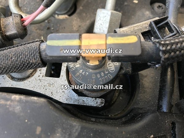 03L 130 277 Q  Vstřikovací tryska VW Audi 2.0 TDI 0445110369 03L130277J 03L130277Q BOSCH - 13