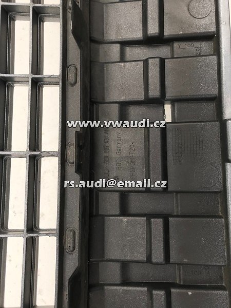 8E0 807 437 AH  Audi A4 B7 2006 2007 2008 Nárazník přední s otvory na ostřikovače světlometů + otvory pro parkovací čídla 4 X - 6