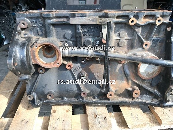 046 103 021, 046103021 Blok motoru VW Audi 2,5 tdi TDI 046 103 021 . 103 011 5V řadový diesel  T4 Audi 100  - 4