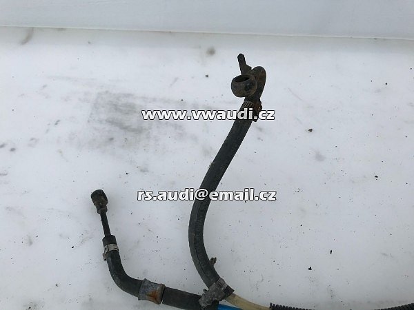 701 130 VW T4 TRANSPORTER 2,5 tdi ACV vedení nafty od filtfu do čerpadla - 4