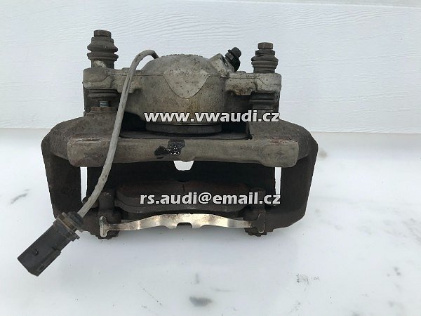  8K0 105 P  Audi A5 8T B8 2008-2011 AUDI A5 QUATTRO Přední levý třmen spolujezdce  - 9