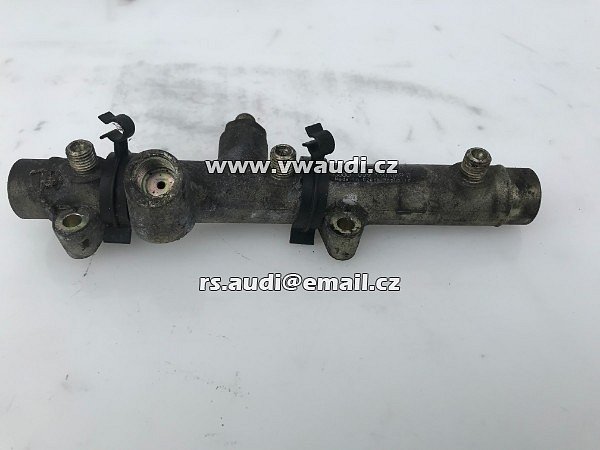 059 130 089 D VW Audi 3.0 rozdělovač paliva rozdělovač paliva vlevo 059130089D  - 2