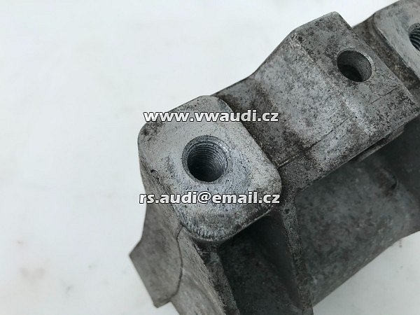 1K0 199 111 D VW TOURAN MK1 GOLF MK5 2004-2010 1.FSi 6 r . držák PŘEVODOVKY  - 2