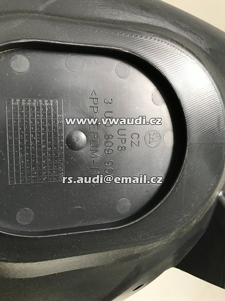 3U0 809 962 Superb Plastový podběh pro pravé přední kolo - 6
