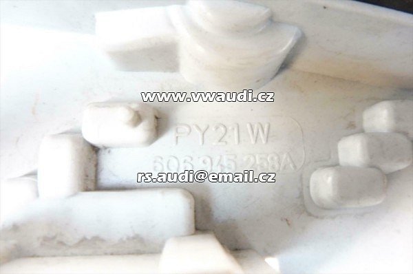 6Q6 945 258 A Držák žárovky zadního světla POLO (9N1) pravý 6Q6945258A - 2