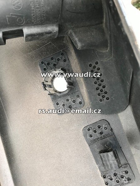 5G6 807 221 B přední nárazník VW Jetta VI 5C  2010-2014 - 9