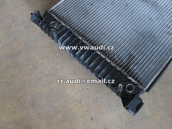 8E0 121 251 L  chladič Audi A4 B6 8E 1.8T 2.0 chladič 8E0  automat. - 2