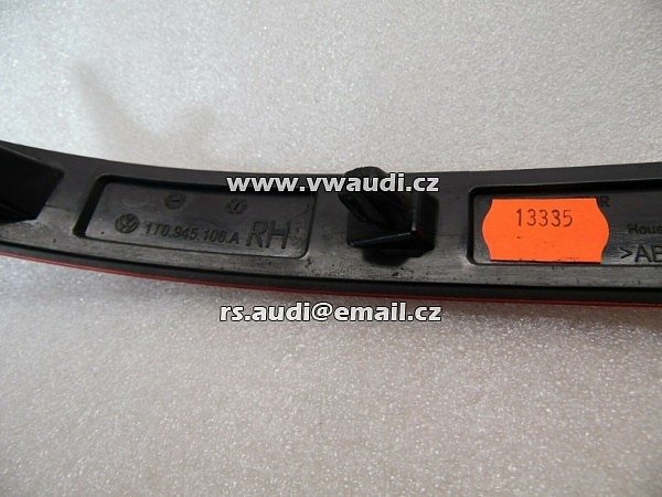 1T0 945 106 A Touran Facelift MK1 2007-2010 pravá zadní odrazka  - 2