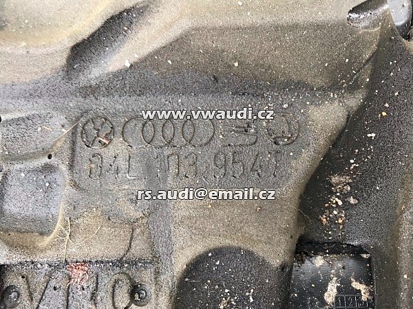 04L 103 925 Q VW Golf mk7 VII TDI kryt  motoru zvuková izolace ozdobný  - 9