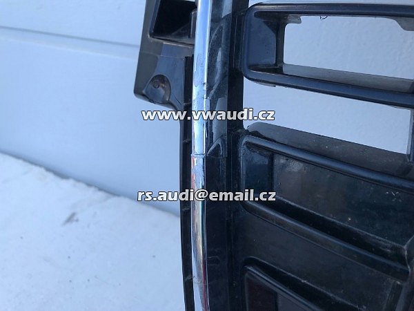 8X0 853 651  Audi A1 2011 - 2014  maska pření nárazník grill - 8