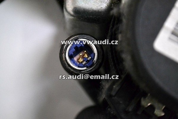 8E0 857 705 G AUDI A4 B6 b7 2007  8E Bezpečnostní pás 8E0857705 G     Naviják levý  předního B sloupku Audi A4 B7 8E  - 2