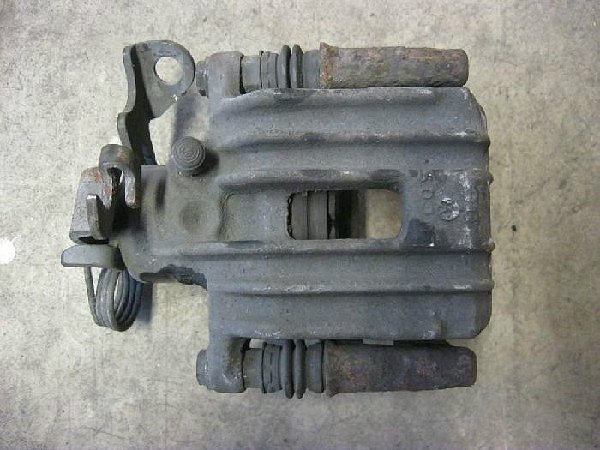 BRZDIČ PRAVÝ ZADNÍ  LUCAS 38 AUDI A4 VW Passat 3B 1999 - 2004 - 2