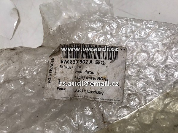 8W0 837 902 A  AUDI A4 S4 PRAVÁ BOČNÍ LIŠTA černá lesklá   - 4