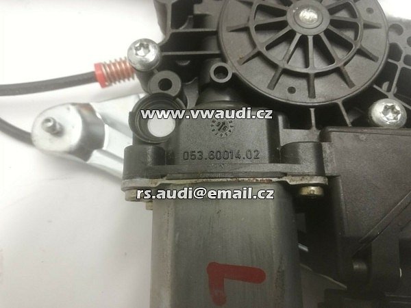 0536001402  Audi A4 B5 1,8 - Motor zvedacího okna přední levý - 3