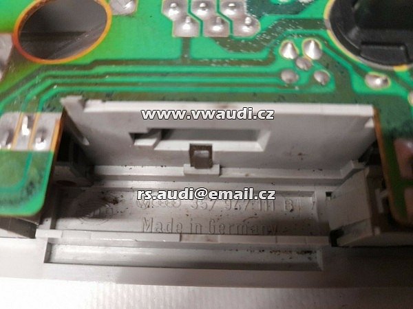 357 947 111 B Vnitřní světlo VW T4 Passat lampa na čtení šedá  - 2