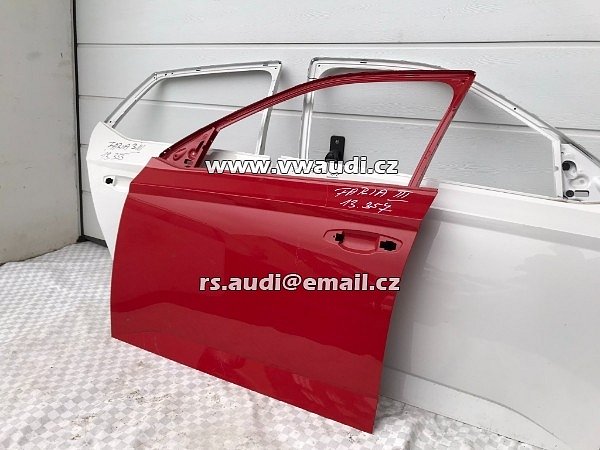 Fabia 3 III Dveře pravé pření zadní bílá barva levé řidič červené , minimální poškození - 15