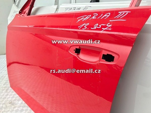 Fabia 3 III Dveře pravé pření zadní bílá barva levé řidič červené , minimální poškození - 17