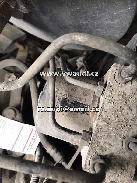 VW Bora Benzin AZD IV 1,6 16V 16 V Motor AZD náhradní díly černá barva  - 22