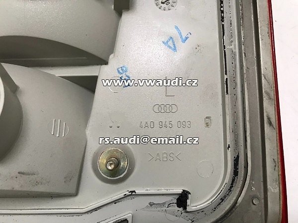 4A0 945 093  AUDI A6 / Sedan C4 2.5 Tdi Zadní lampa světlo na víko kufru  - 4