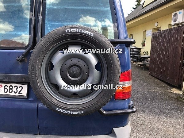 VW T5 4Motion Syncro 4x4 Allrad držák nosič rezervy na zadní víko - 3