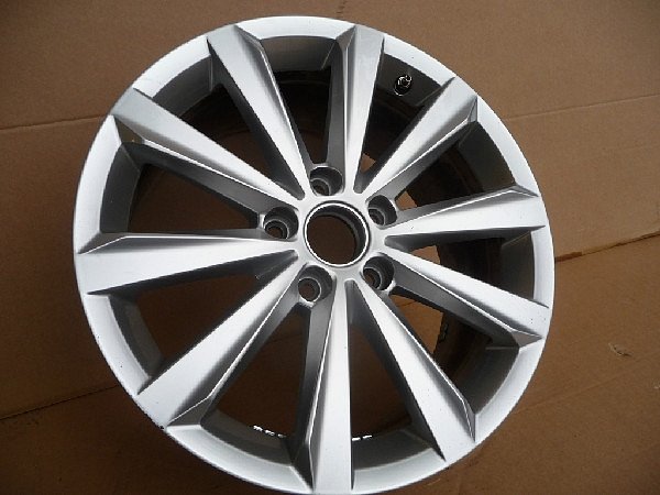 1Q0 601 025B AL DISK 17&quot; 1Q0 601 025B  VW Passat 3C (B6 / B7)  Salamanca Silver 17&quot; 7.5J ET4 - 2