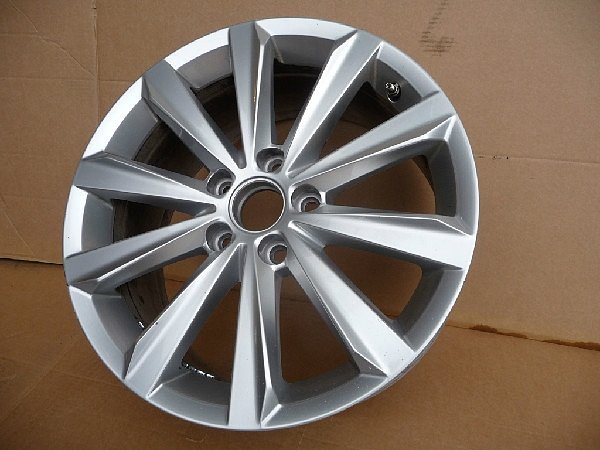 1Q0 601 025B AL DISK 17&quot; 1Q0 601 025B  VW Passat 3C (B6 / B7)  Salamanca Silver 17&quot; 7.5J ET4 - 3