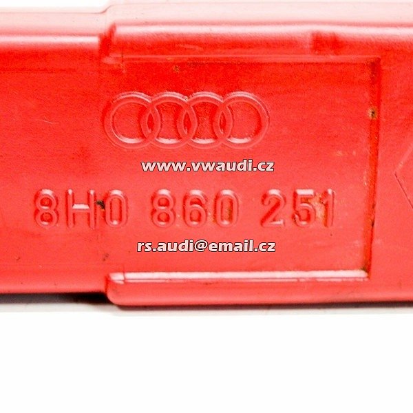 8H0 860 251  AUDI A4 Avant B7 2005 Výstražný trojúhelník  - 2