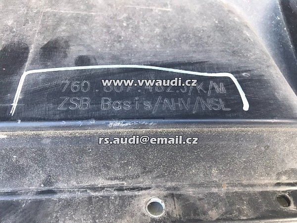 760 807 421 A Nárazník zadní  černý  PDC VW Touareg CR7 2018 2019  barva DEEP C9X - 3