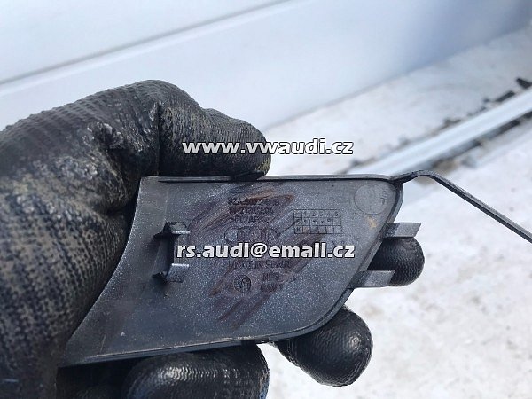 krytka tažné OKO  82A 807 241B Audi A1 (II) 82A S-LINE z roku 2018-2020 přední nárazník - 4