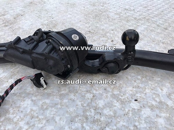 5H9 803 881 D VW Golf 8 mk VIII 2019 20 21 otočné tažné zařízení  - 3
